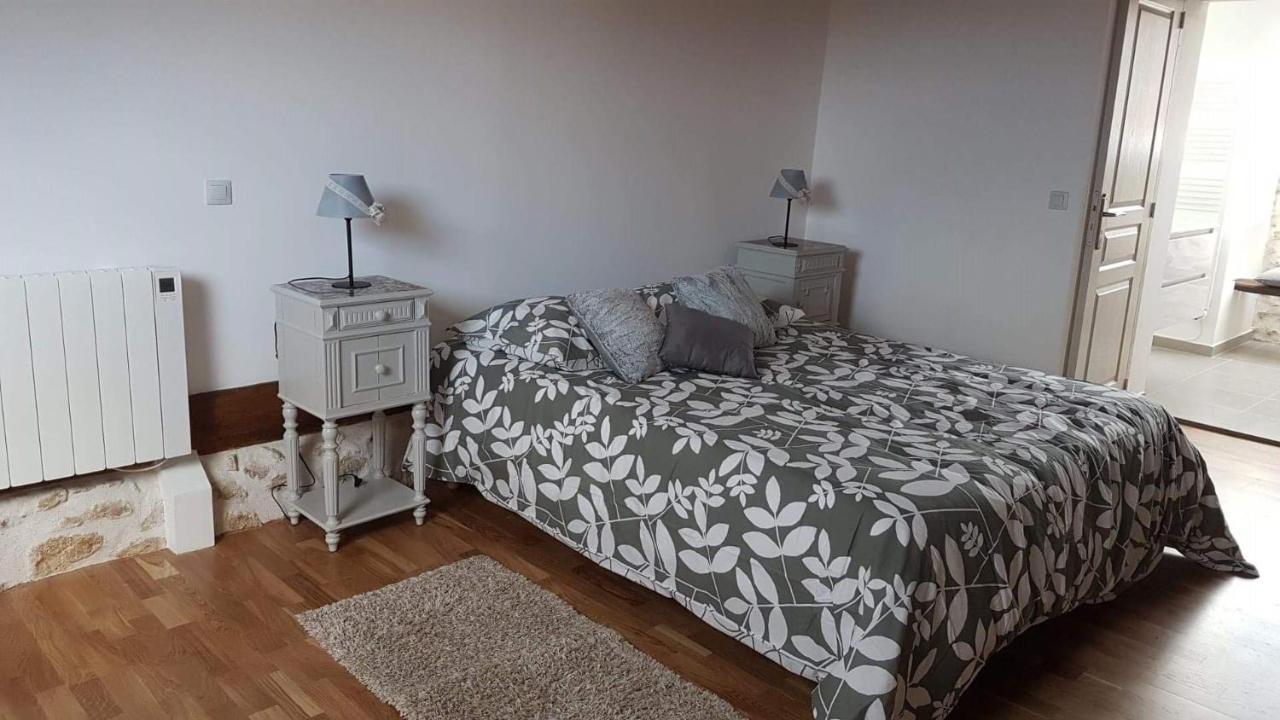 Le Pre De La Rue Bed & Breakfast Bouesse Bagian luar foto