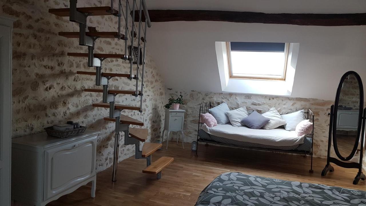 Le Pre De La Rue Bed & Breakfast Bouesse Bagian luar foto