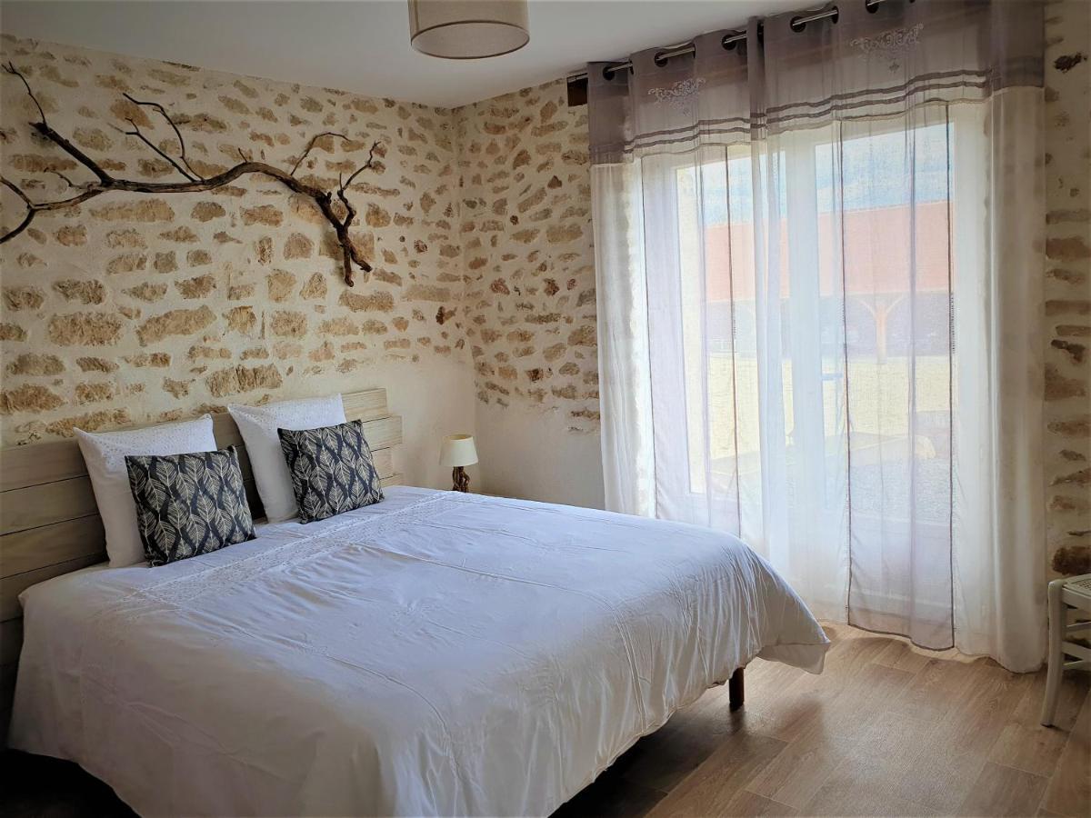 Le Pre De La Rue Bed & Breakfast Bouesse Bagian luar foto