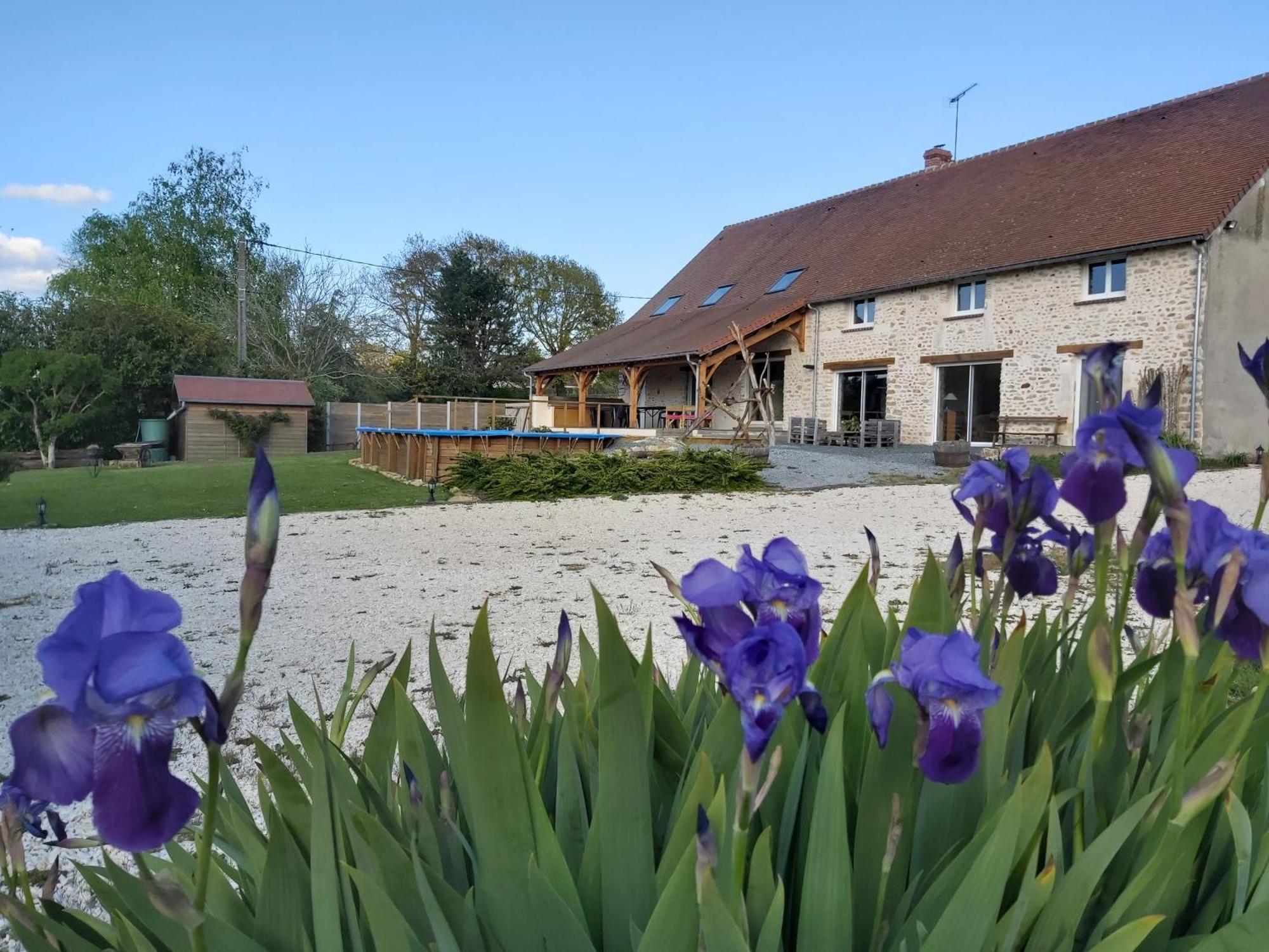 Le Pre De La Rue Bed & Breakfast Bouesse Bagian luar foto